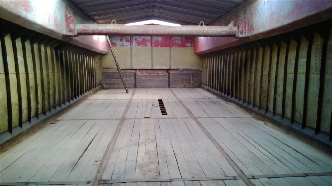 PENICHE DE 330 M² POUR TRANSFORMATION EN LOFT !!! 