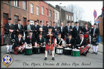 Joueurs de cornemuses Ecossaise ( The Pipes, Drums & Bikes Pipe Band )