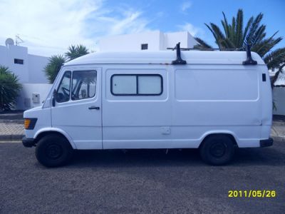 Camion Mercedes 307D amÃ©nagÃ©