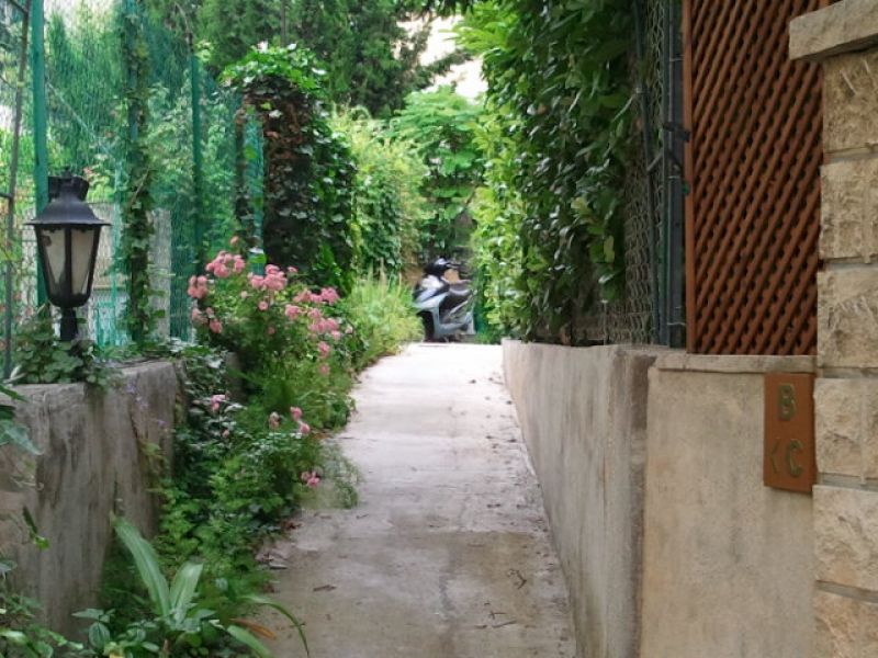 NICE F2 40 m2 MEUBLE POUR VACANCES AU CALME