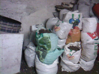 50  sac de terre battue  a donner  gratuit 