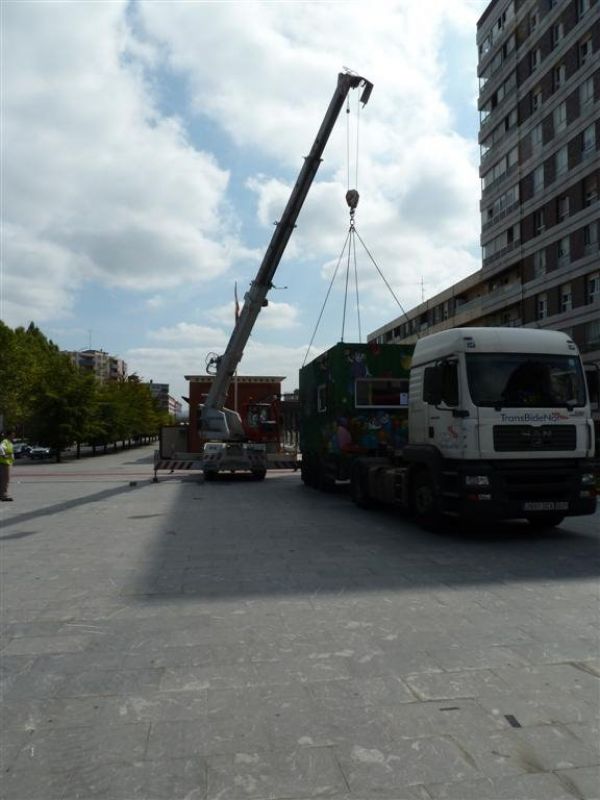 Terrains de jeux enfants mobiles a base de containers maritimes recyclés 