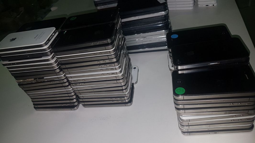 Apple iPhones, d'occasions, retours usine clients