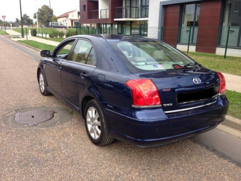 Toyota Avensis ii (2) 177 d-4d clean power 5p