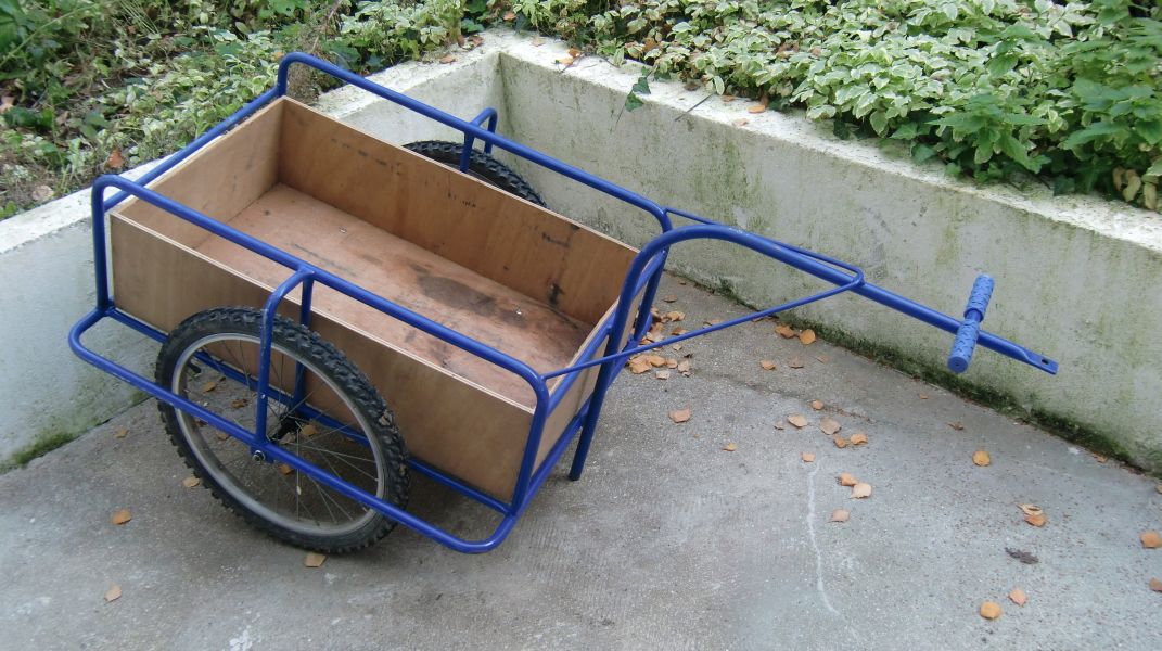 Remorque pour vélos et cyclomoteur