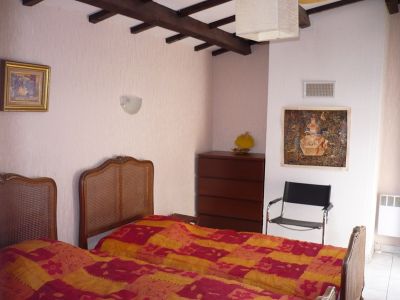 2 pavillons 8 et 4 personnes+belle piscine+parc privé calme+jeux+près mer