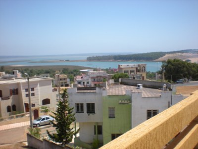 Moulay-Bousselham. A louer en location saisonnière et week end, un grand appartement sur 2 niveaux d