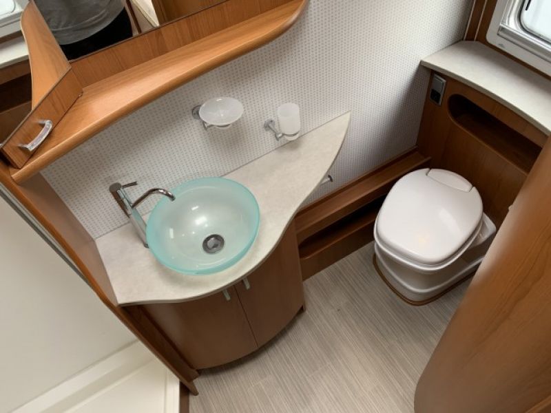 Don de mon  Camping Car - Intégral Pilote Explorateur Porteur Mercedes 318 733 FJ