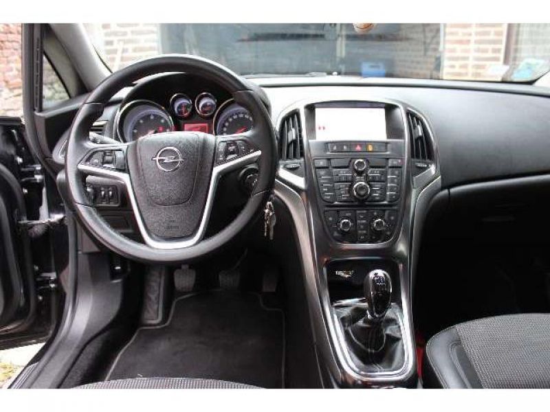 Opel Astra 1.7 CDTI 110 ch FAP Cosmo
