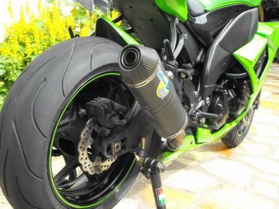 Moto KAWASAKI ZX 10 R 1000cc en bon état