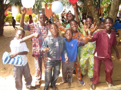 cherche membre pour constituer une équipe de bénévoles pour un voyage humanitaire en Afrique