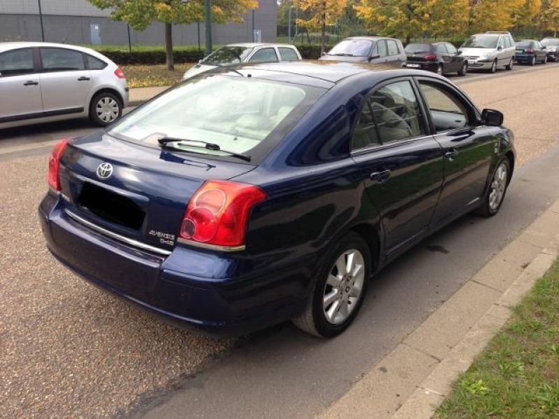 Toyota Avensis ii (2) 177 d-4d clean power 5p