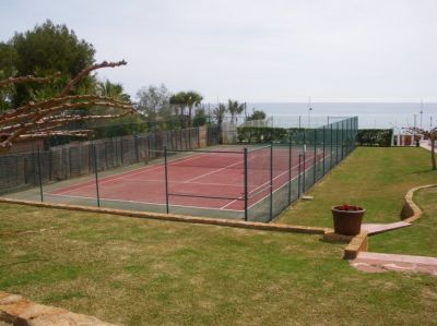 LOCATION ESPAGNE FRONT DE MER APPARTEMENT PISCINES TENNIS PLAGE