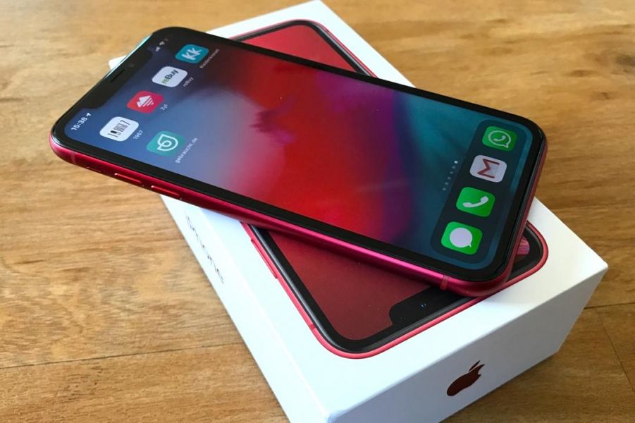 Je vends mon iphone 11 / 64go couleur rouge à 400euro