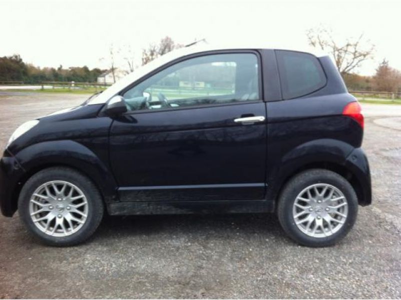Offre une trés belle voiture sans permis Aixam City