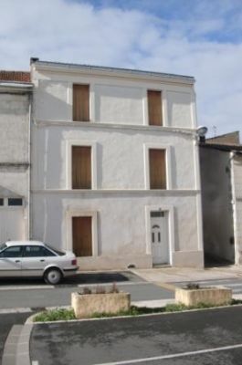 Maison de bourg 6 pièces 110m2 Mortagne sur Gironde