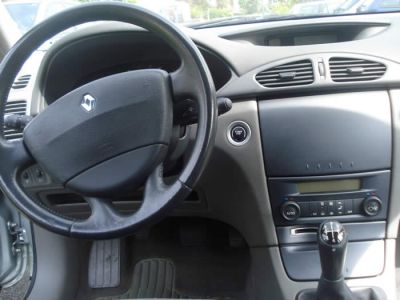 RENAULT LAGUNA PHASE 2 EXPRESSION 1.8L 16V à 2200€