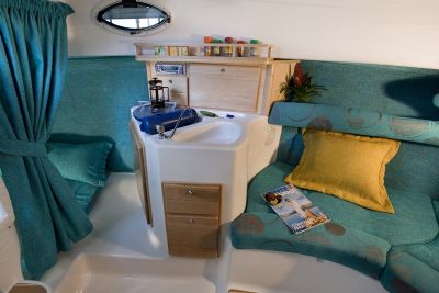 LOCATION DE BATEAU HABITABLE POUR 6 PERS A 270 €/JOUR