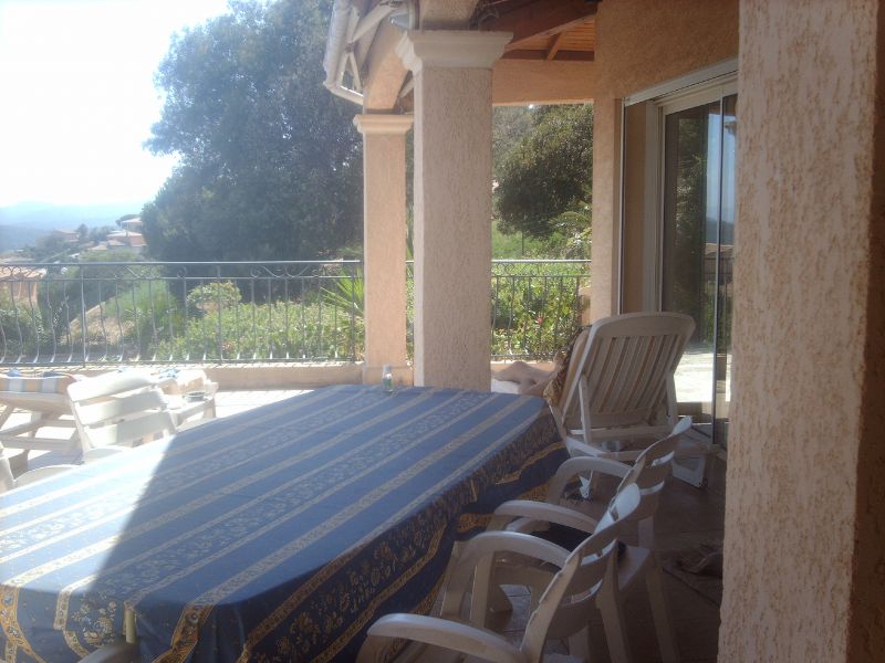 Villa sur 2 niveaux avec T 3 indépendant 