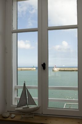 La Maison sur le Quai, gite de charme face à la mer avec terrasse en Normandie