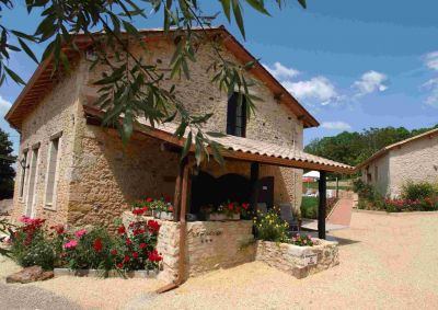 Dordogne: vancances sans enfants,quiétude,intimité,piscine chauffée.