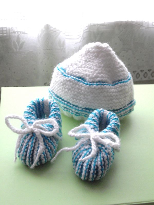 Ensemble Bonnet bébé + chaussons