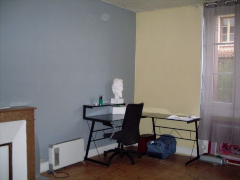 17800 BELLUIRE Maison 2 chambres er sanitaires à l'étage