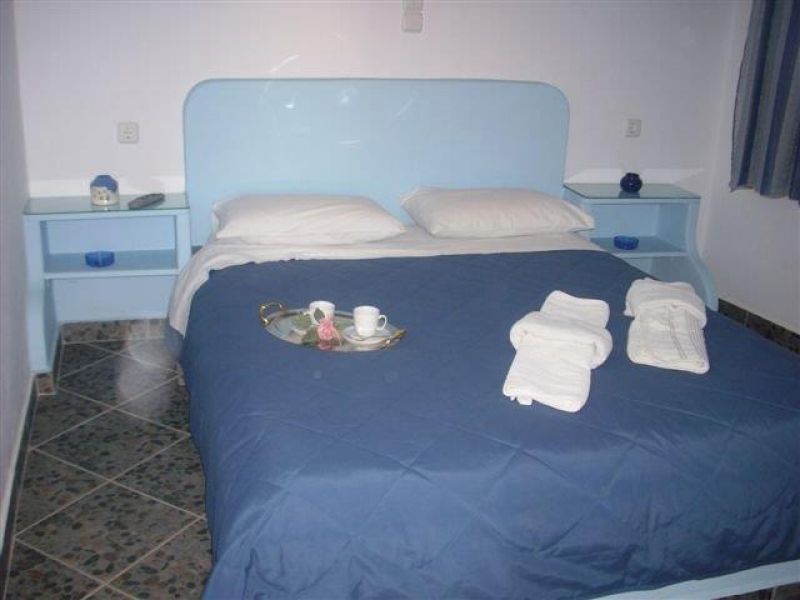 Greece Cyclades island of Milos rent apartment, studio, villa