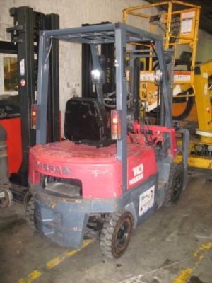 Chariot élévateur GAZ NISSAN J-01-M-10/ DUPLEX 3M