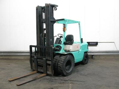 Chariot élévateur DIESEL MITSUBISHI FD-40-600/ TRIPLEX 5.50M