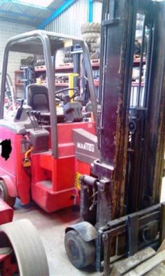 Chariot élévateur elect MANITOU 1.8T/ TRIPLEX 5.50M