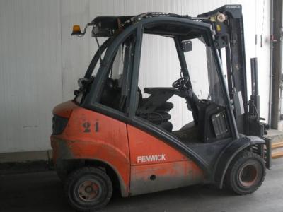 Chariot élévateur GAZ FENWICK H25T/ TRIPLEX 4.70M