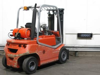 Chariot élévateur GAZ BT CBG-25/ TRIPLEX 4.35M