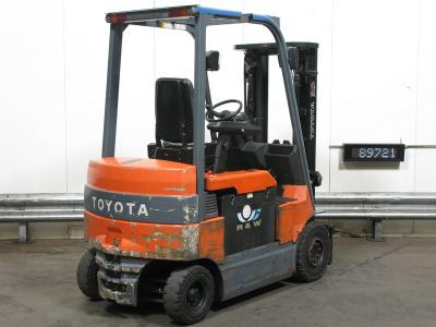Chariot élévateur ELECT TOYOTA 7-FBMF-25/ TRIPLEX 4.70M