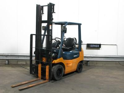 Chariot élévateur GAZ TOYOTA 02.7-FG-15/ DUPLEX 4M