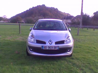 CLIO III 1.5 L DCI 85 Privilège 18000 km état quasi neuve a saisir....