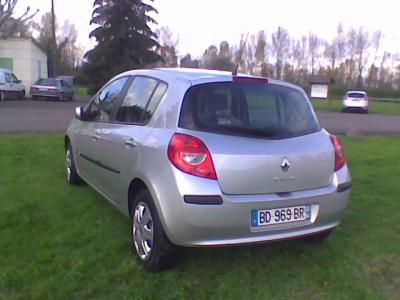CLIO III 1.5 L DCI 85 Privilège 18000 km état quasi neuve a saisir....