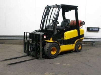 Chariot élévateur GAZ JCB TLT-30-G/ MAT 410