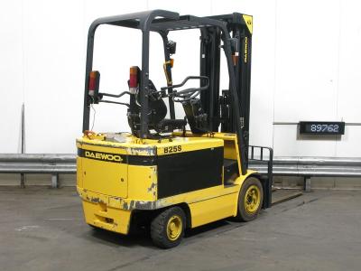 Chariot élévateur elect DAEWOO B-25-S-2/ TX 5.50M