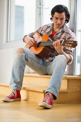 Cours  Gratuits de Guitare et Chant