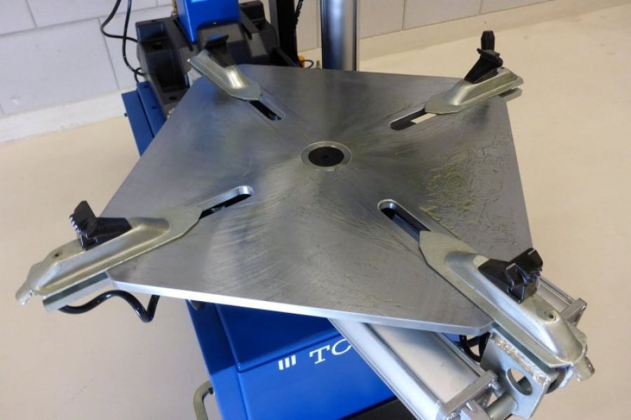 Machine démonte pneus 12 à 26'' 220v Automatique avec 2 bras d’assistance