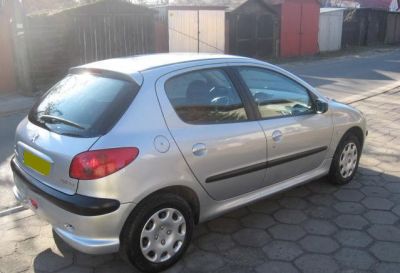 PEUGEOT 206 1.4 HDi 70ch, Année 2004.