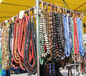 CONFECTION DE COLLIERS A DOMICILE