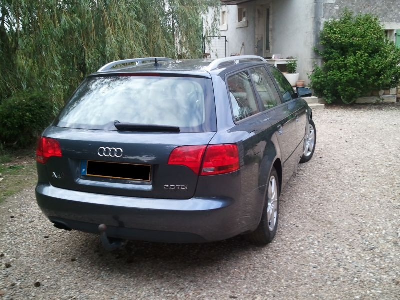 Audi A4 Avant TDI 140 CV, ambition luxe, grise, 8Cv, mise en circulation mai 2008, première main, no