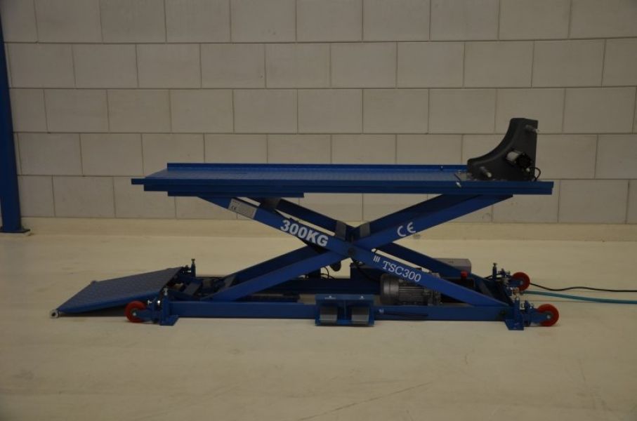 Table élévatrice pour scooters et motos TS-C300 jusqu’à 300 kg de charge utile t