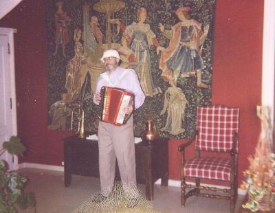 Musicien accordéoniste donne cours des enfants aux séniors