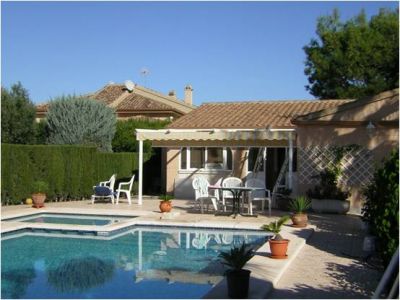 location de chalet  avec piscine et tenis privee