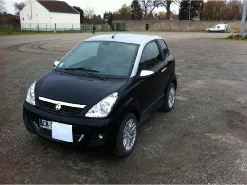 Offre une trés belle voiture sans permis Aixam City