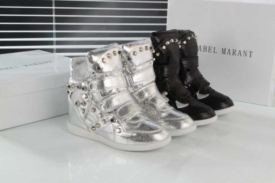 Nous vendons beaucoup de chaussures:GUCCI.Hogan.Prada.Armani.Lacoste.LV.Munich 35euros