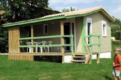 Chalet en Bourgogne du sud au bord d'un lac avec plage